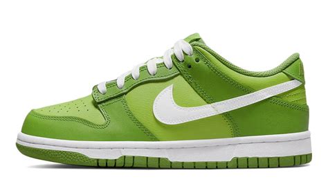 nike dunk green chlorophyll